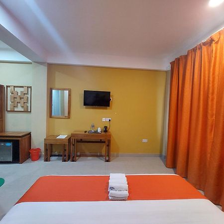 Dolphin Hotel Танга Екстер'єр фото