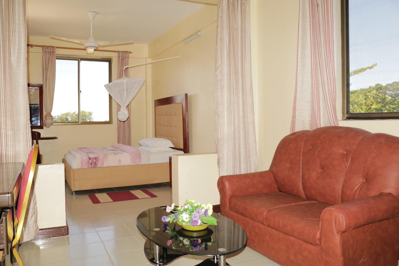 Dolphin Hotel Танга Екстер'єр фото