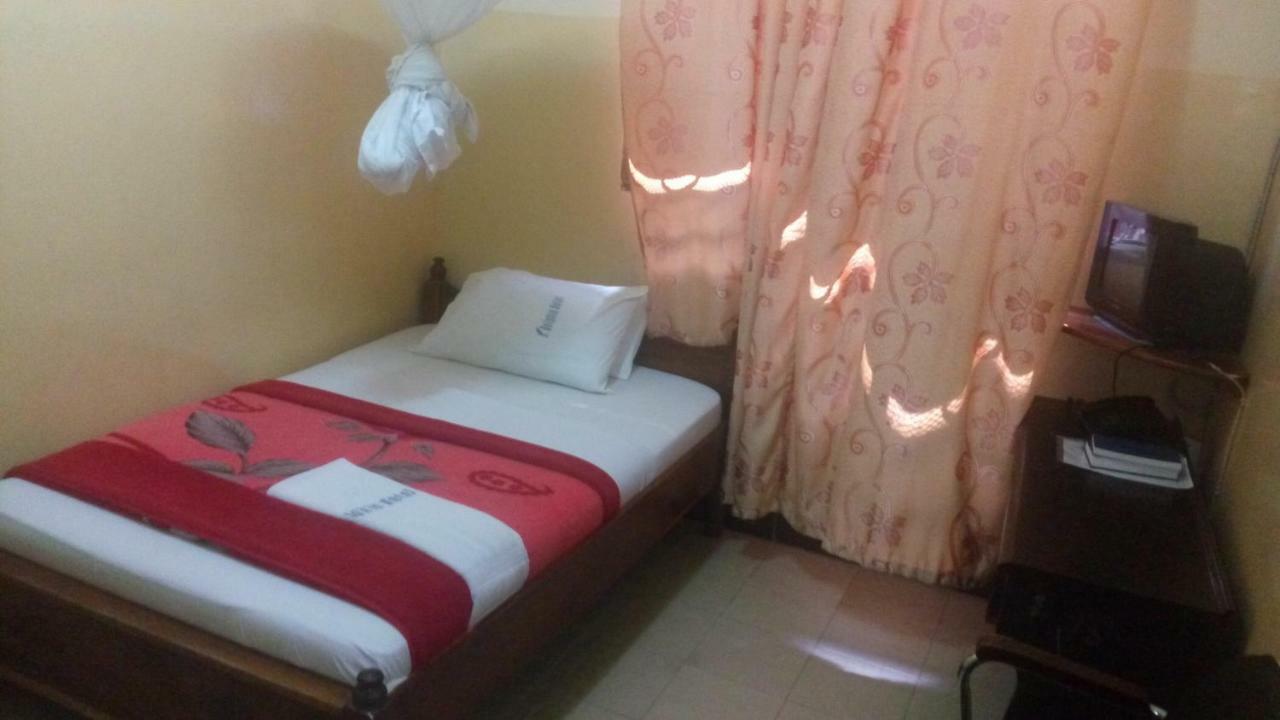 Dolphin Hotel Танга Екстер'єр фото